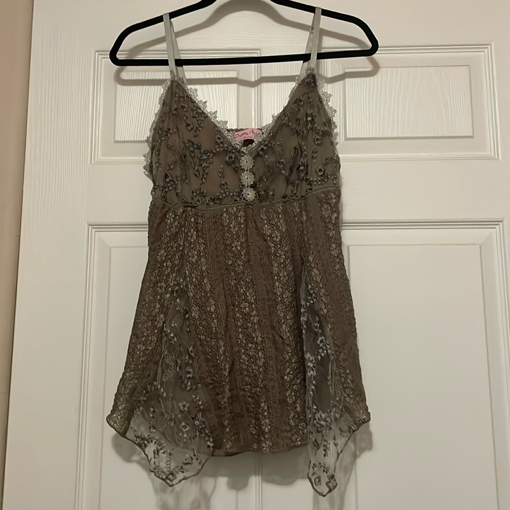 Lace tank top🤎